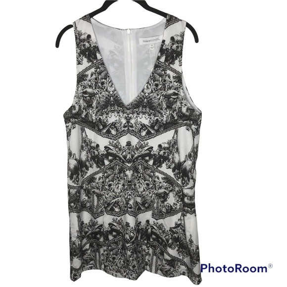 NWT Finders Keepers Revolve Womens Here Comes the Sun Dress Size XS Shell Print - Picture 2 of 11